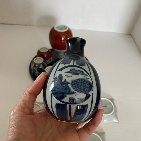 Japanese Arita porcelain Sake set - Arita Display - Picture 10 of 16